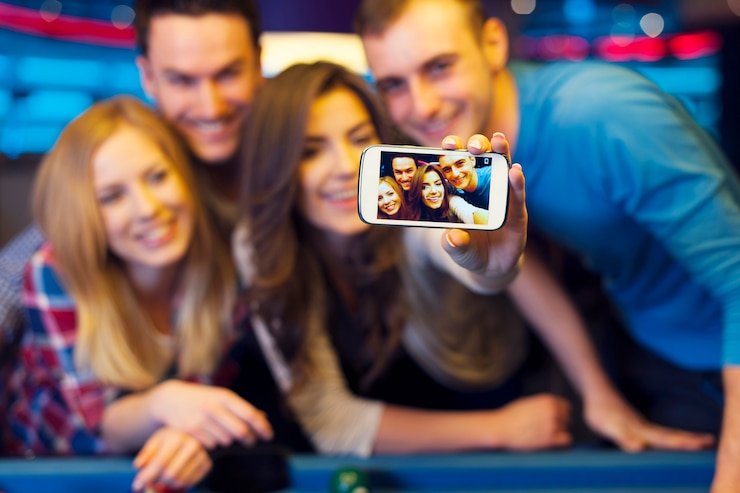 Tampilan antarmuka slot online sake303 dengan berbagai pilihan permainan gulungan bertema modern dan klasik